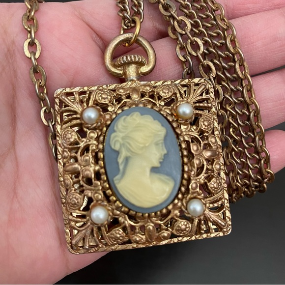 Vintage Unsigned Victorian Lady Cameo Pendant Necklace - Picture 14 of 15